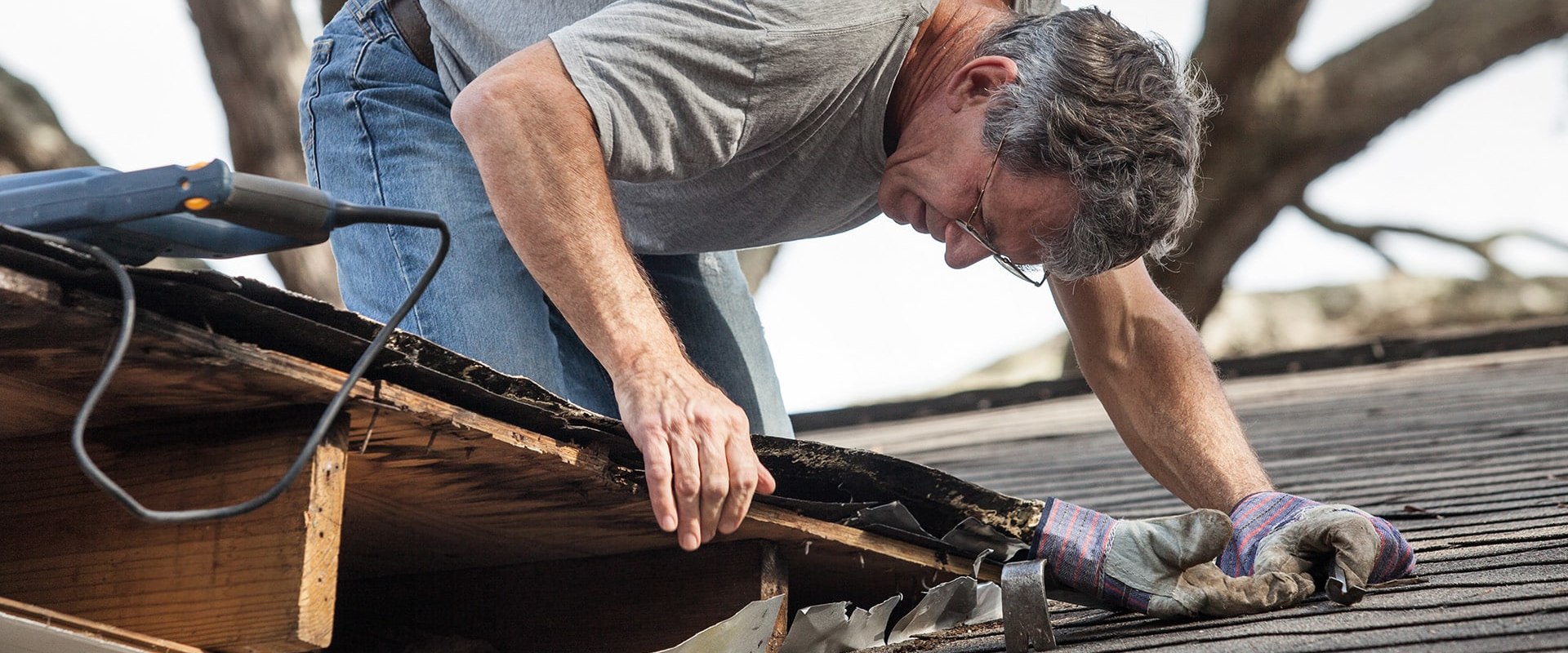 Inspecting and Repairing the Roof Deck: A Comprehensive Guide