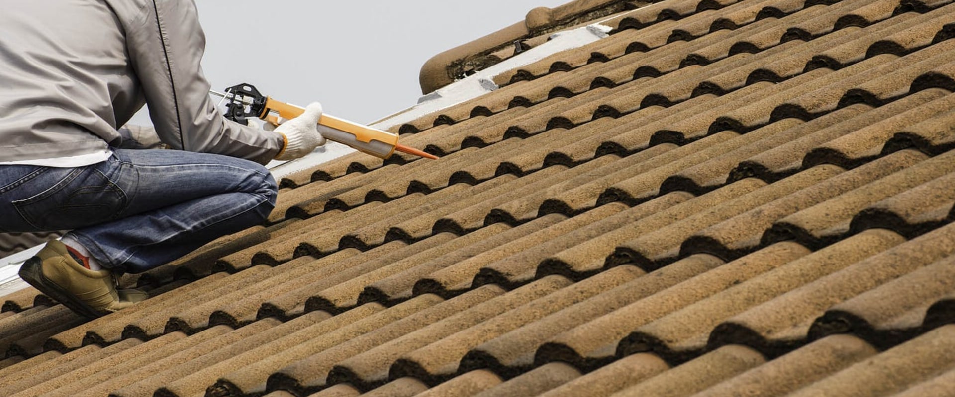 Replacing Shingles: A Complete Guide to Roofing Repair