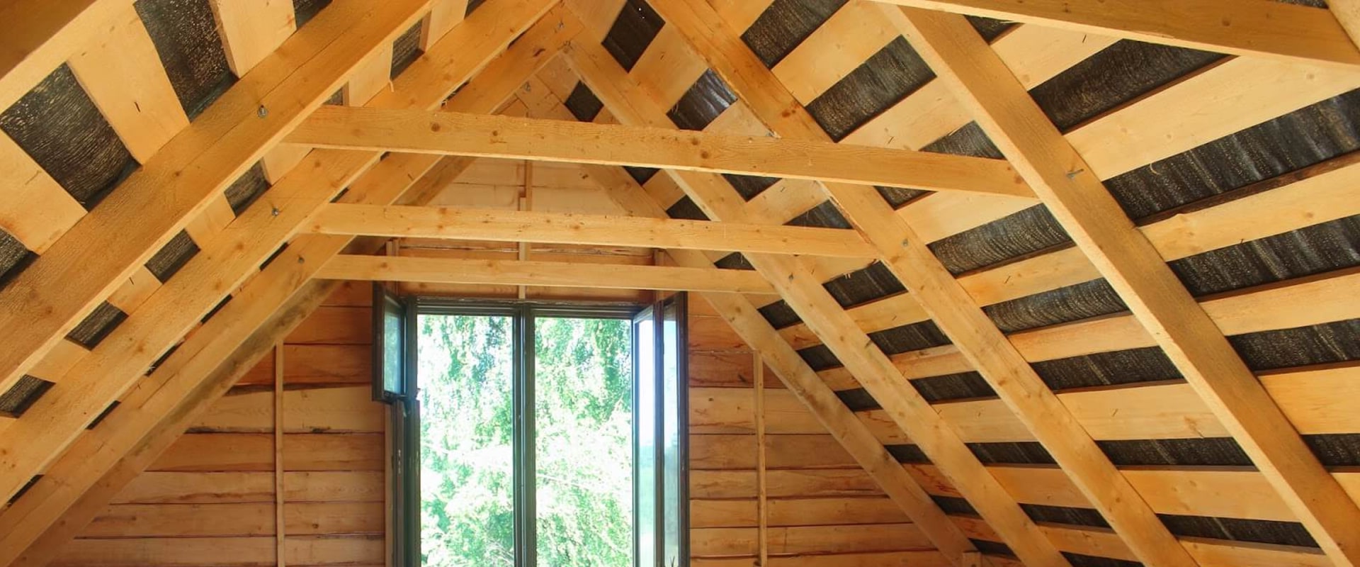 How to Fix a Sagging Roof: Expert Tips and Tricks
